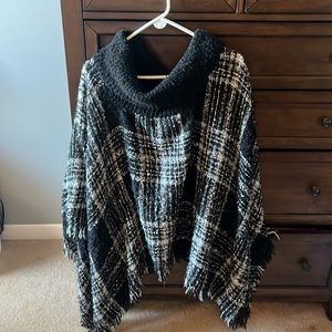 Barely worn quarter sleeve over sweater